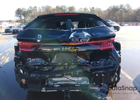 2019 Audi Q8 55 Premium z USA, uszkodzony, nr VIN WA1EVAF14KD030184
